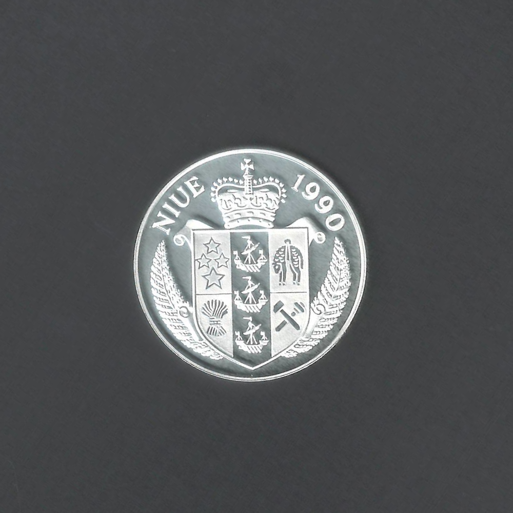 1990 Niue Commemorative $50 Football World Cup in Italy Silver Proof UNC Coin